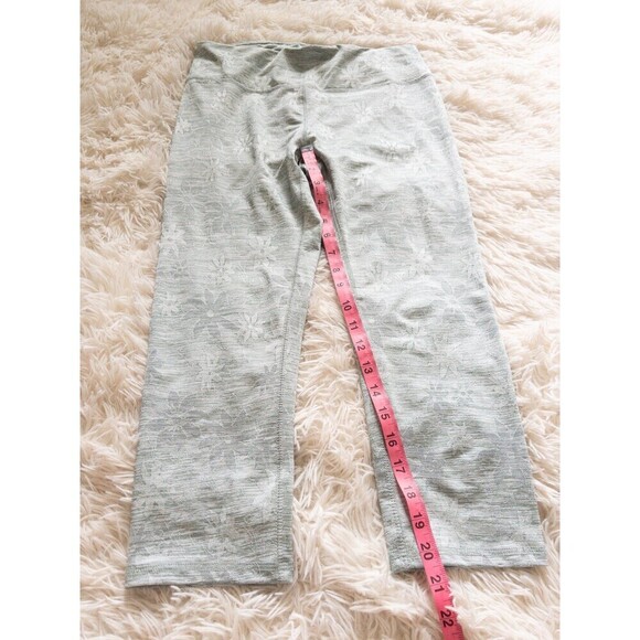RBX athletic cropped leggings with a floral print gray size medium - Picture 7 of 9
